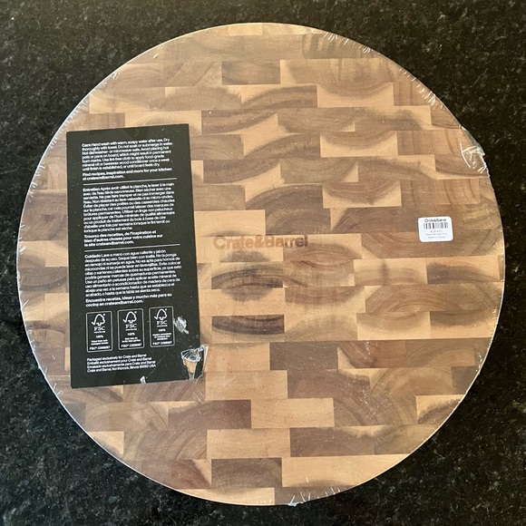 New Crate & Barrel Round Acacia End-Grain Cutting Board, Cheese Board, Serveware - Picture 5 of 9